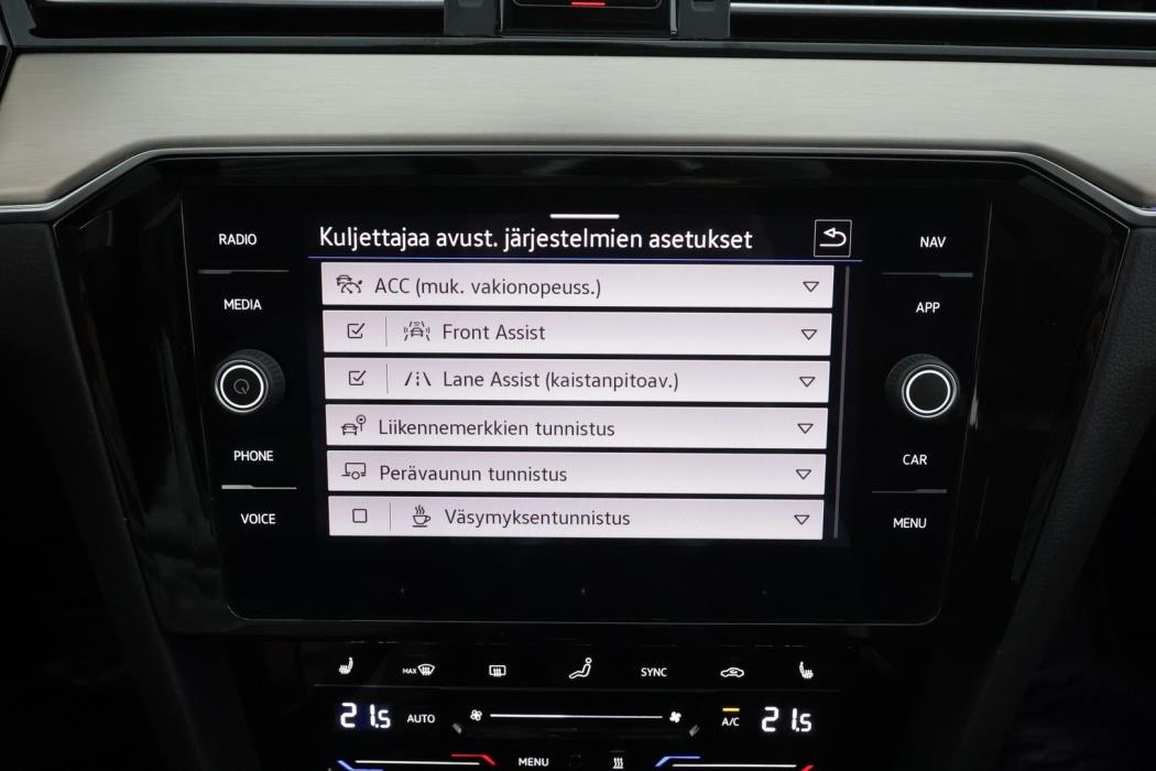 VOLKSWAGEN Passat 2021