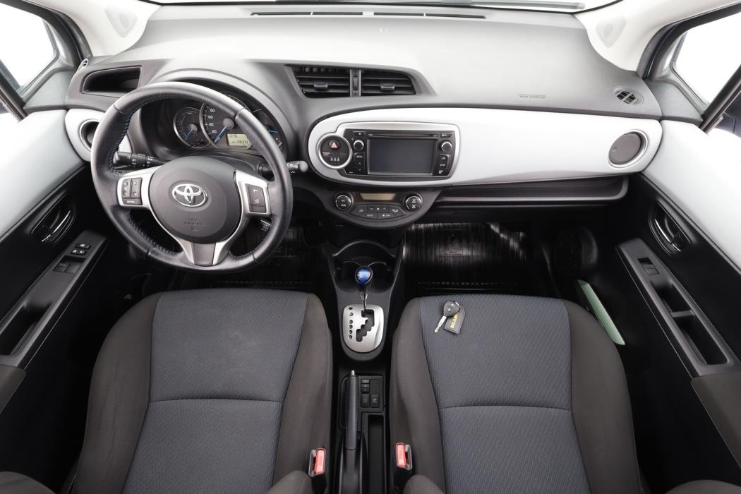 TOYOTA Yaris 2013