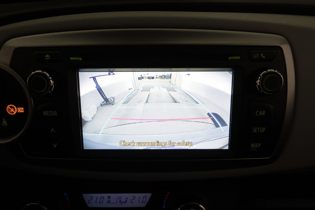 TOYOTA Yaris 2013
