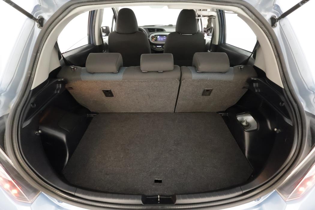 TOYOTA Yaris 2013