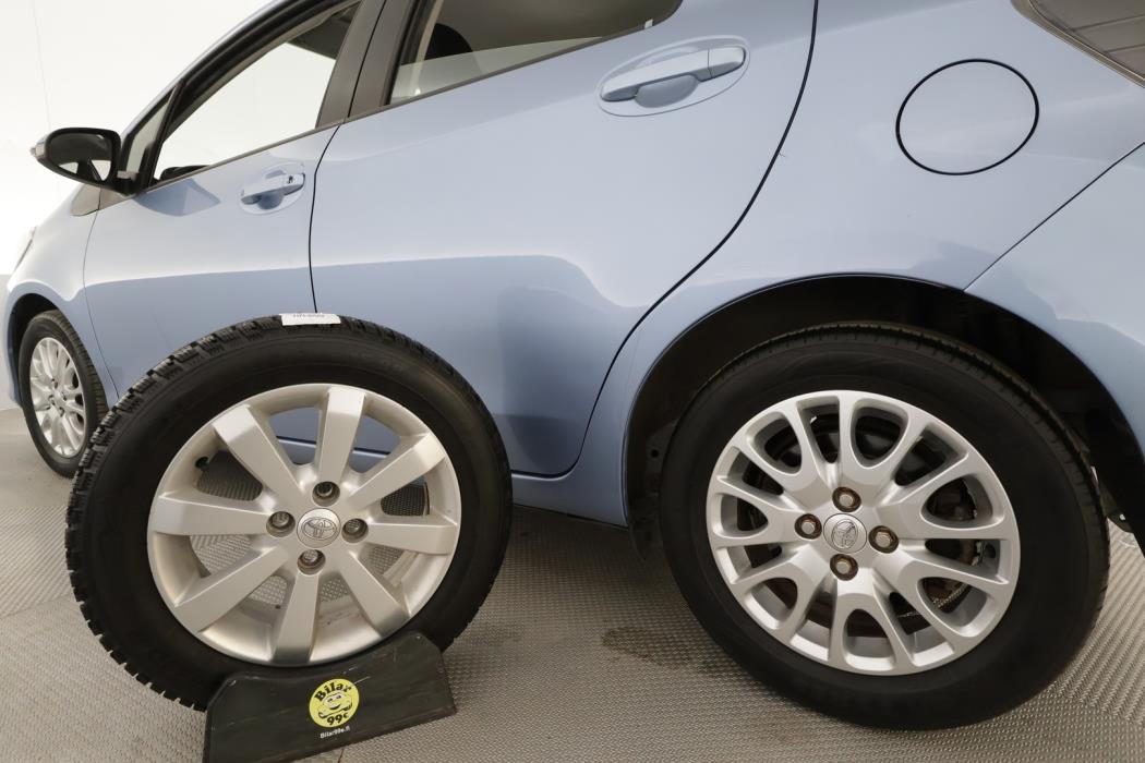 TOYOTA Yaris 2013