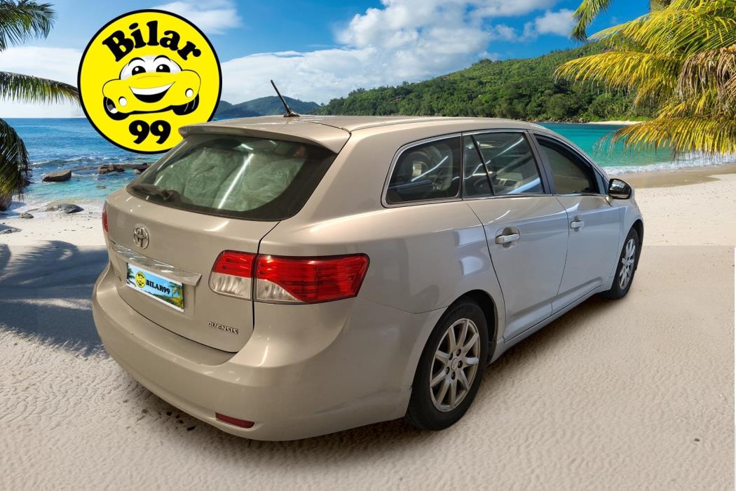 TOYOTA Avensis 2012