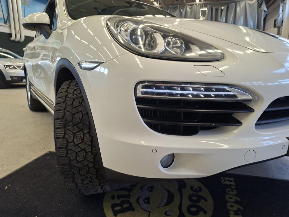 PORSCHE Cayenne 2011