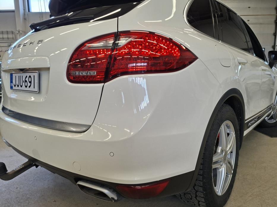 PORSCHE Cayenne 2011