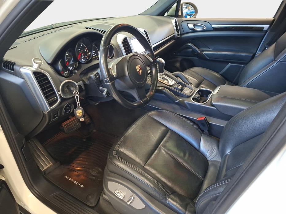 PORSCHE Cayenne 2011