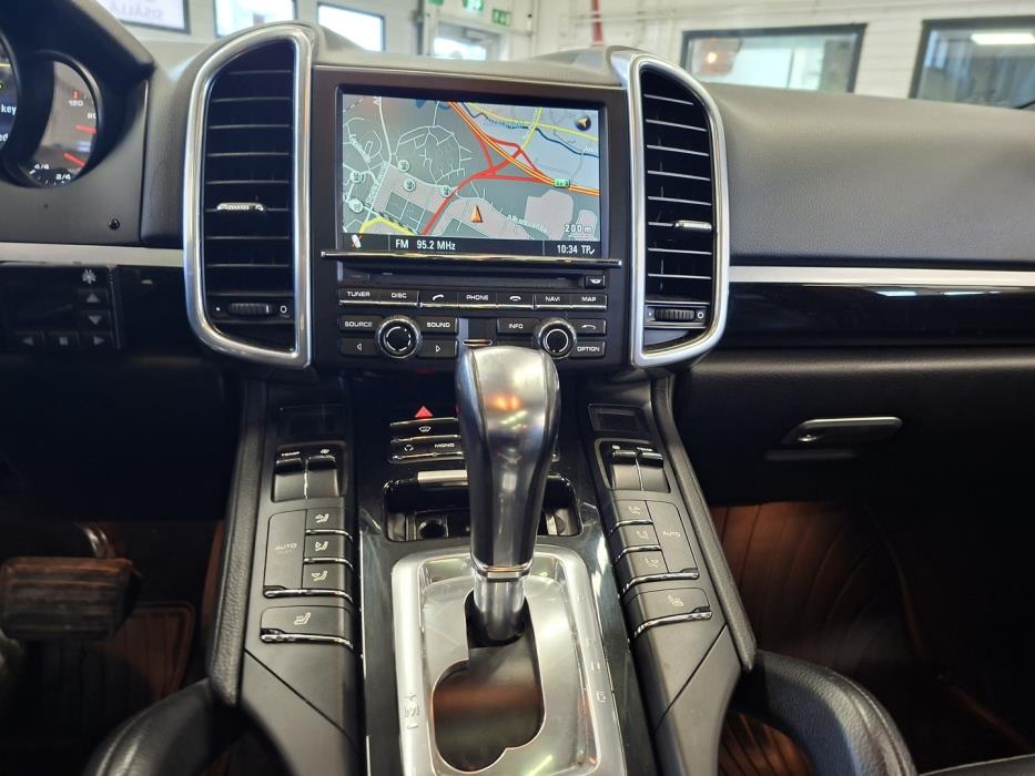 PORSCHE Cayenne 2011