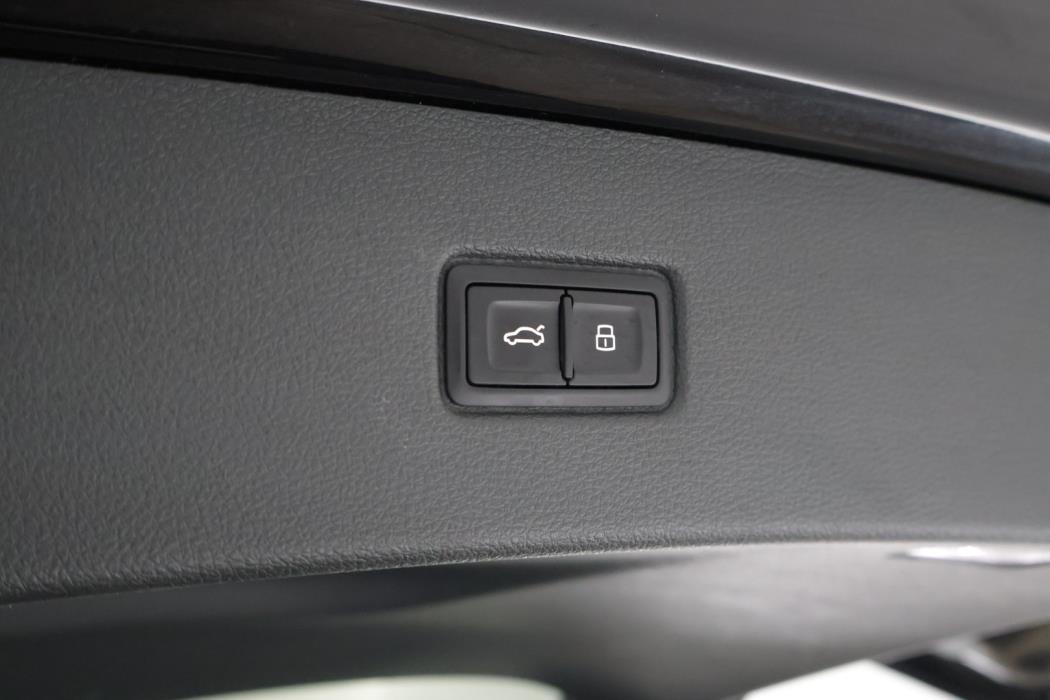 AUDI Q7 2016