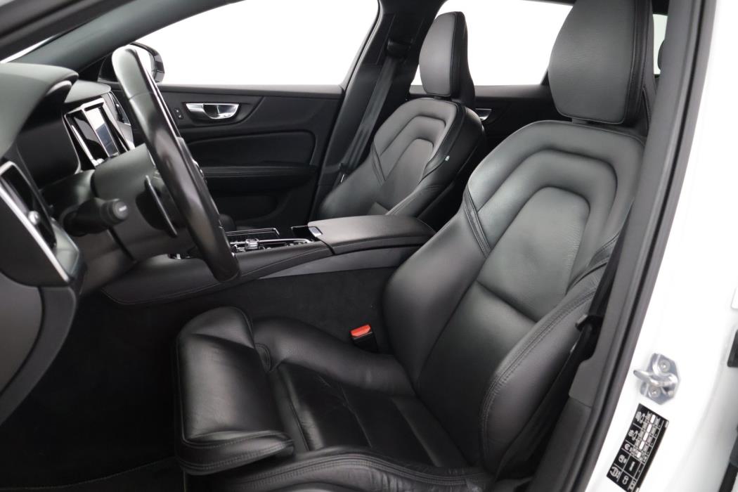 VOLVO V60 2020