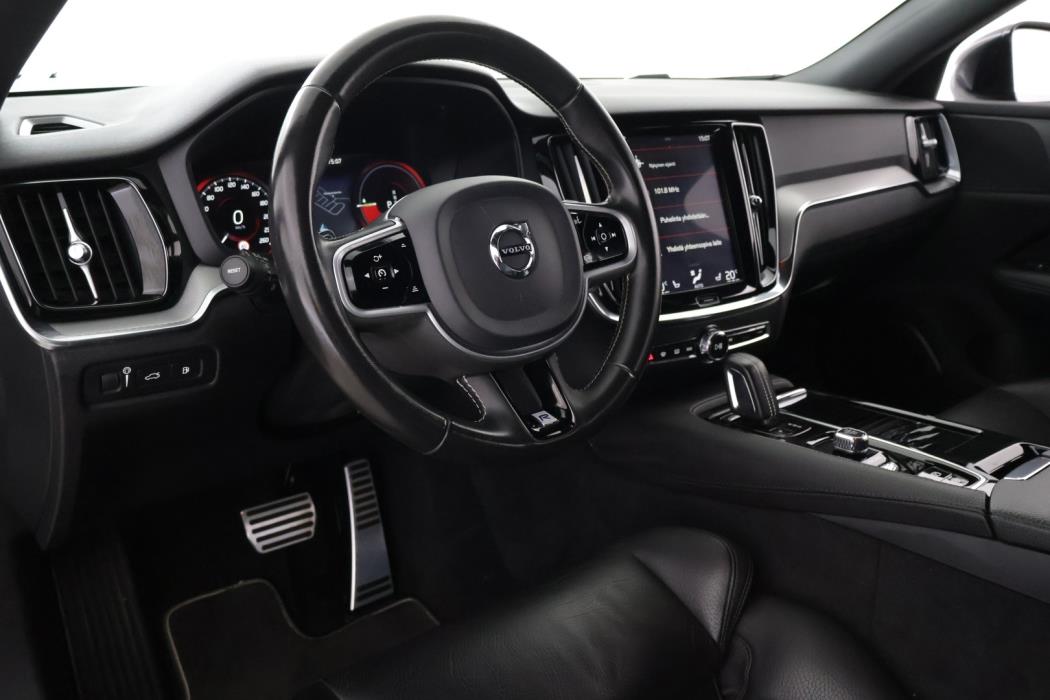 VOLVO V60 2020