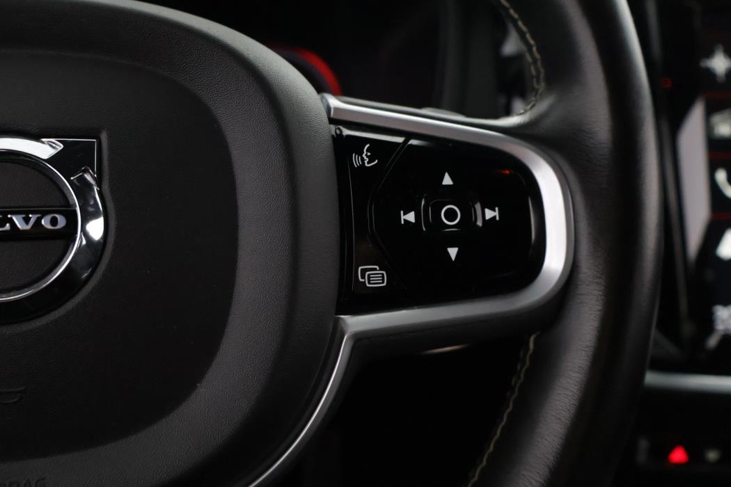 VOLVO V60 2020