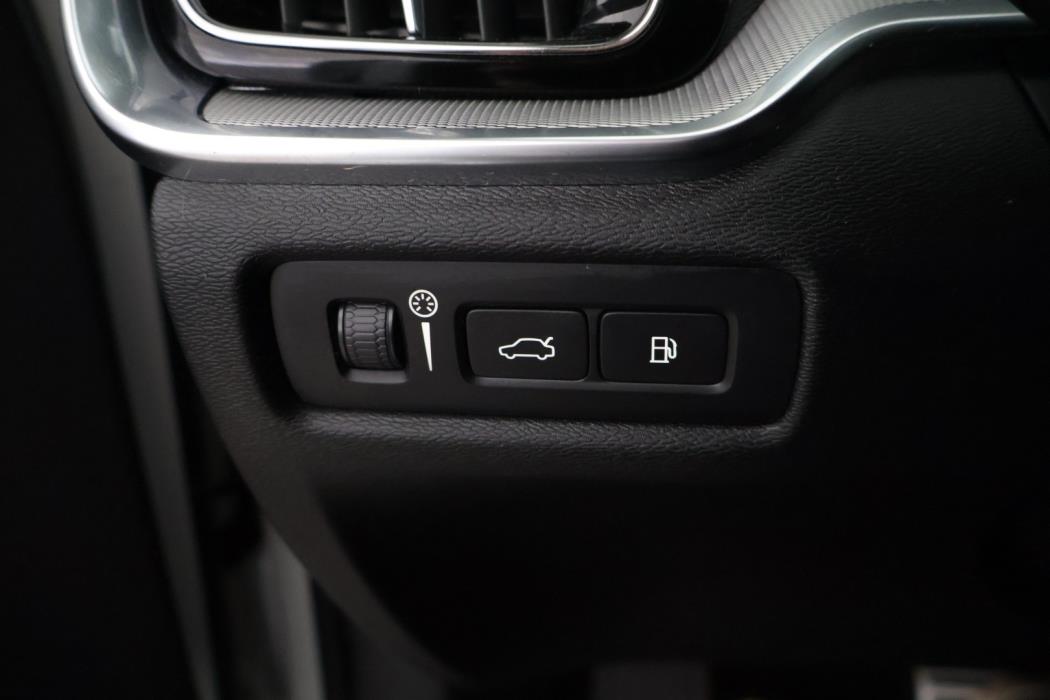 VOLVO V60 2020