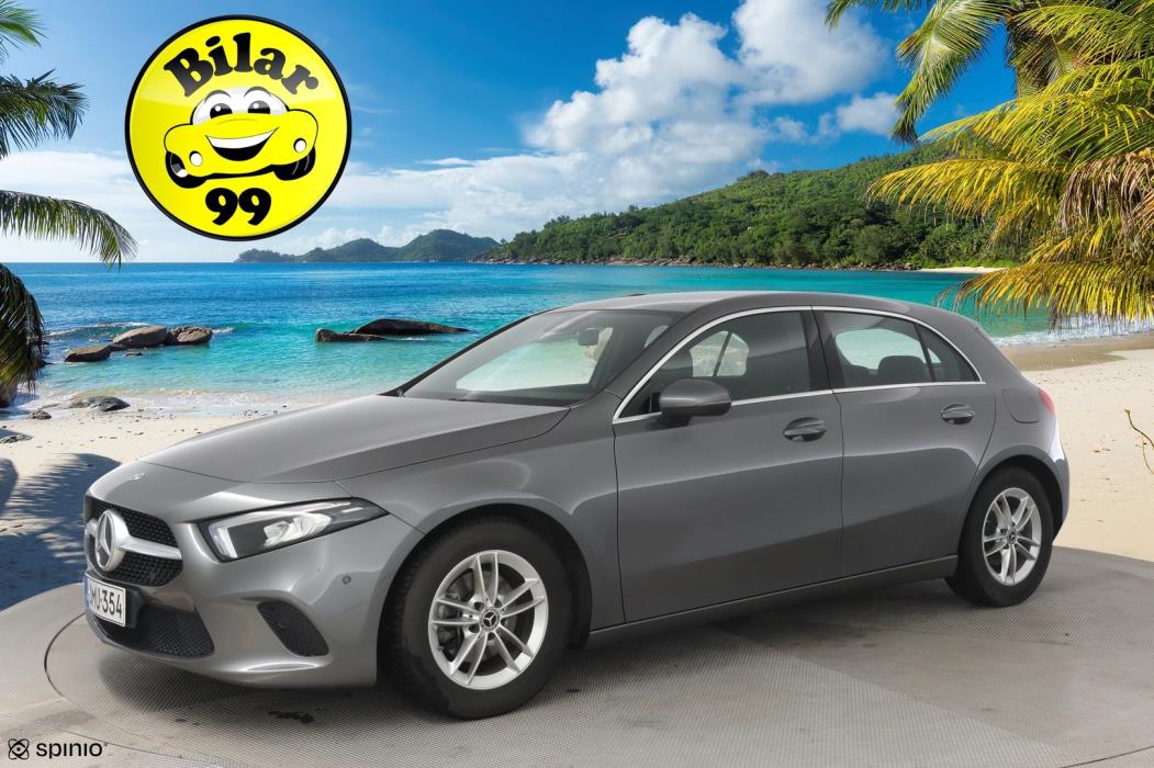 MERCEDES-BENZ A 2022