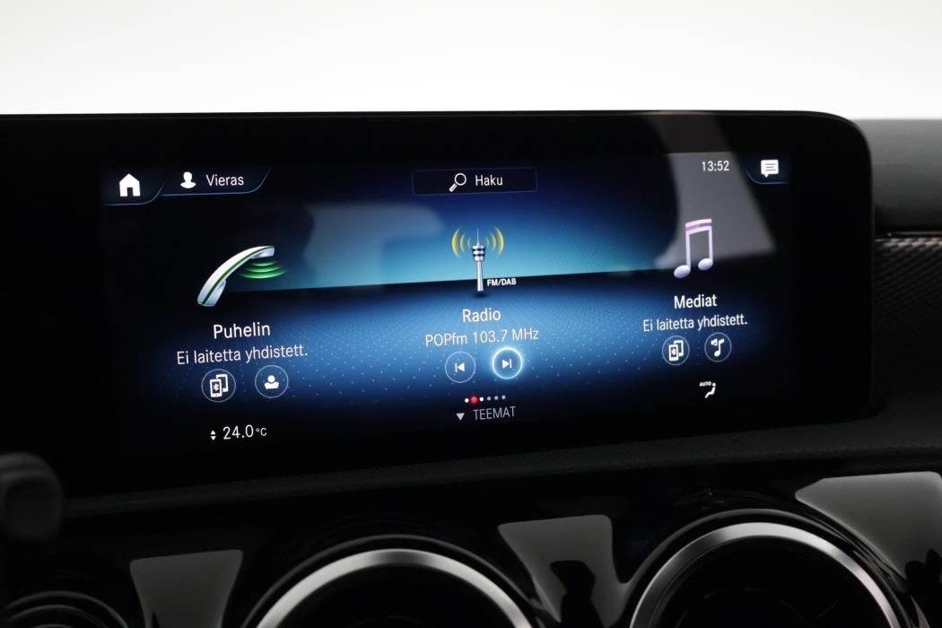 MERCEDES-BENZ A 2022