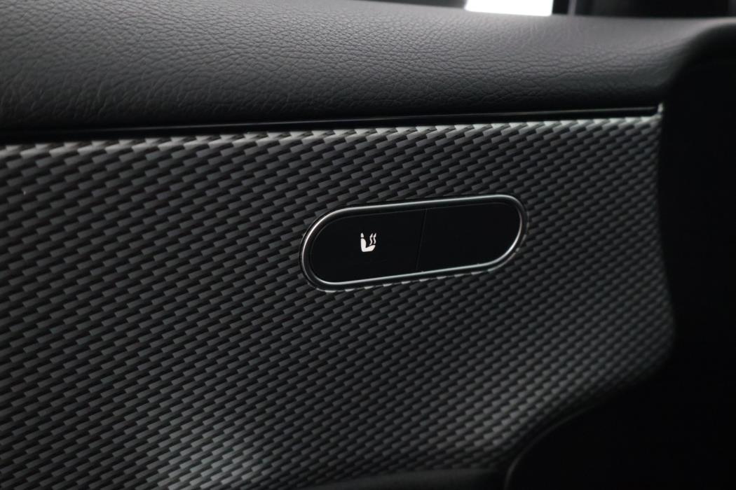 MERCEDES-BENZ A 2022