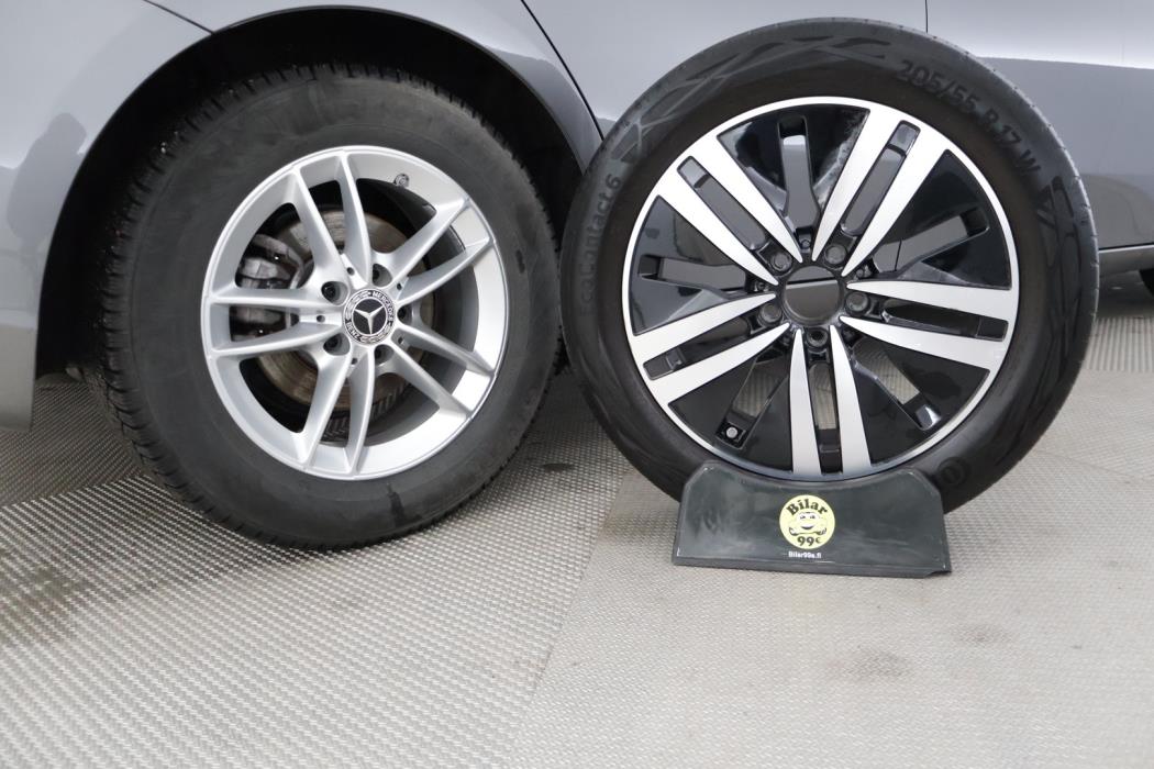 MERCEDES-BENZ A 2022