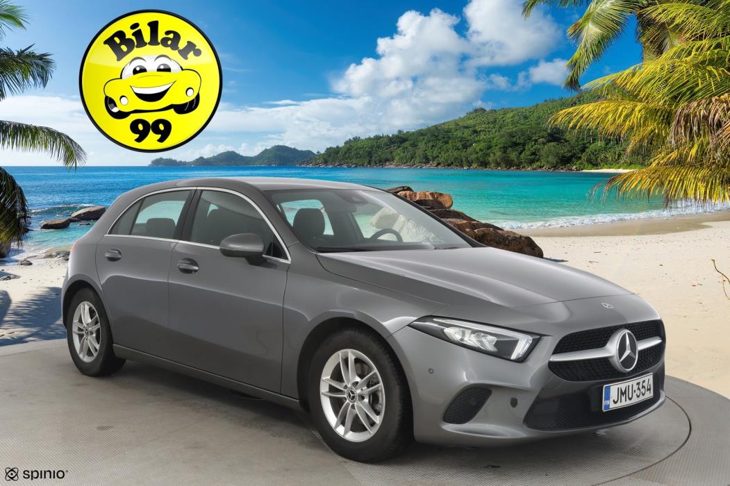 MERCEDES-BENZ A 2022