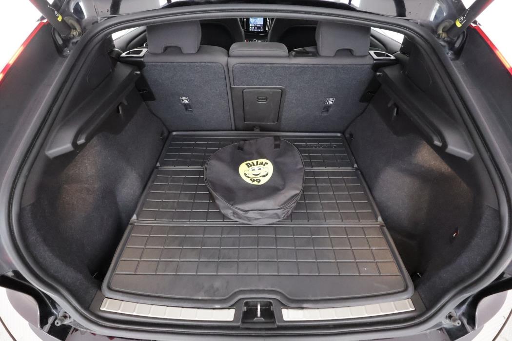 VOLVO C40 2023