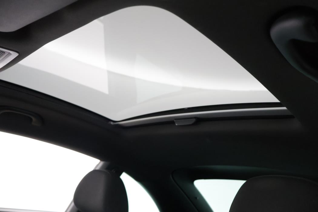 VOLKSWAGEN Beetle 2012