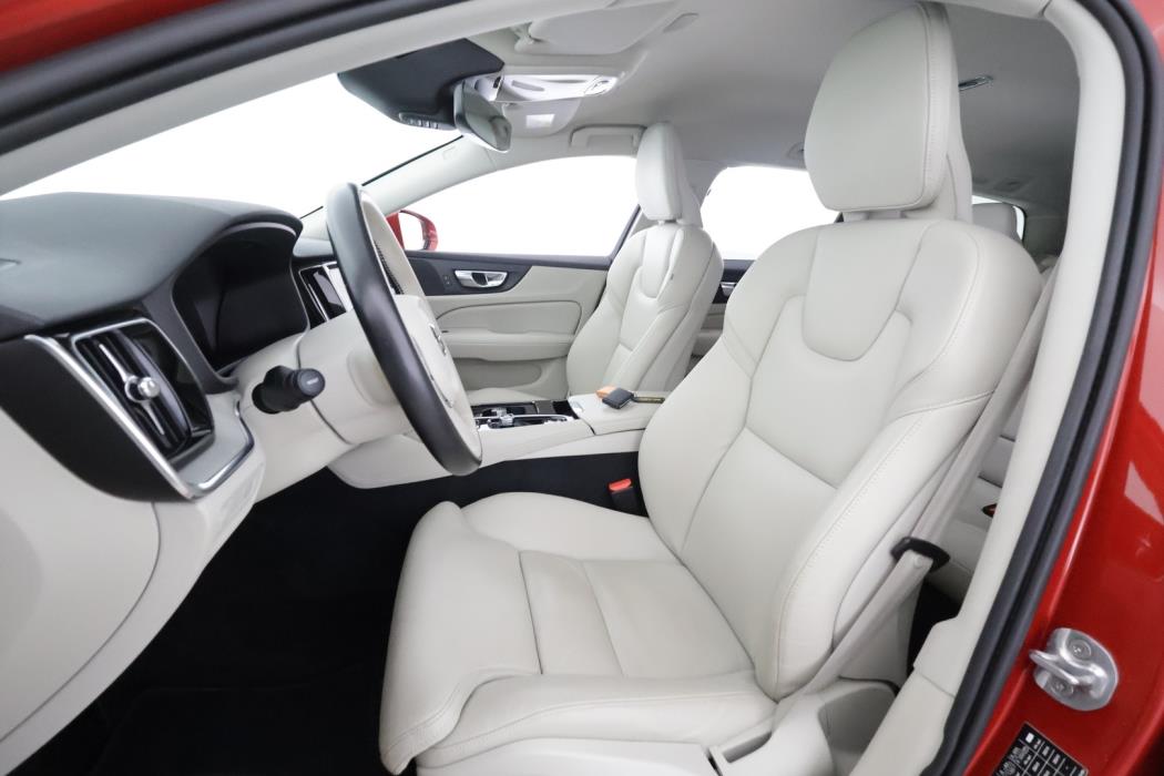 VOLVO V60 2022