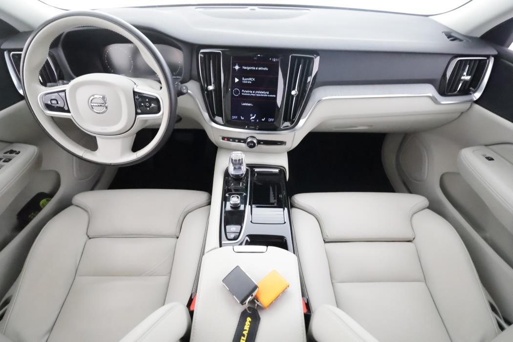 VOLVO V60 2022