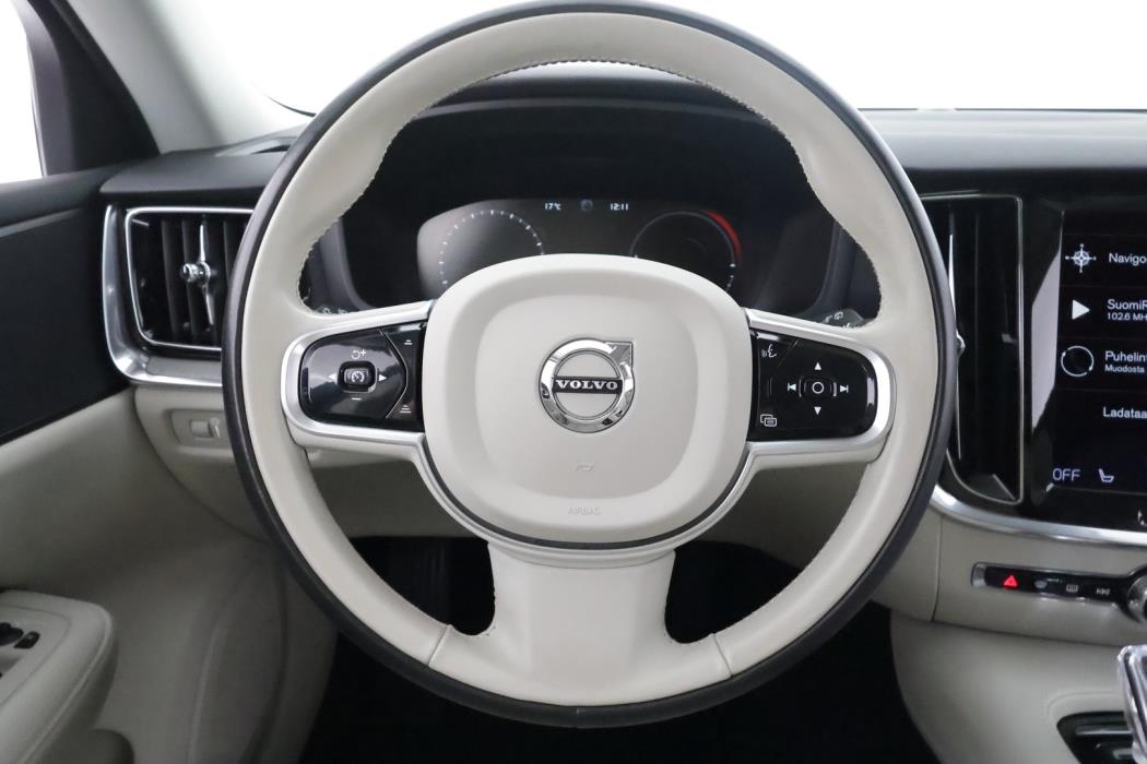 VOLVO V60 2022