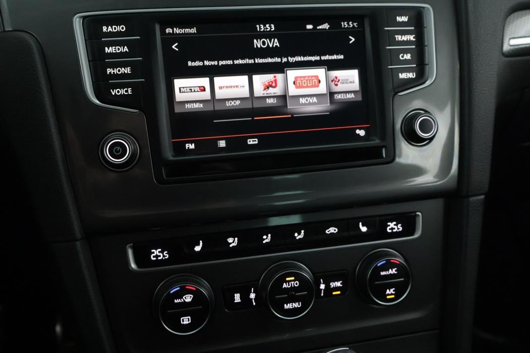 VOLKSWAGEN Golf 2016