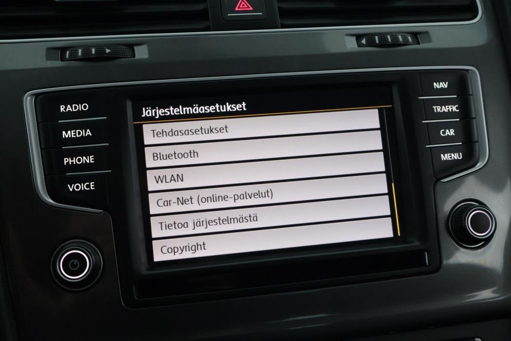 VOLKSWAGEN Golf 2016