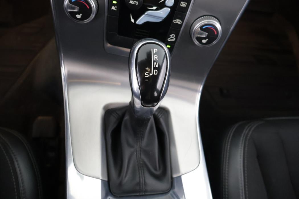 VOLVO V60 Cross Country 2016