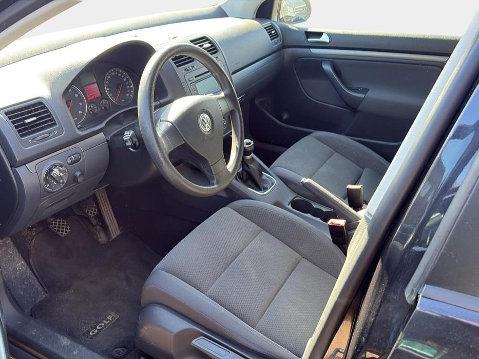VOLKSWAGEN Golf 2006