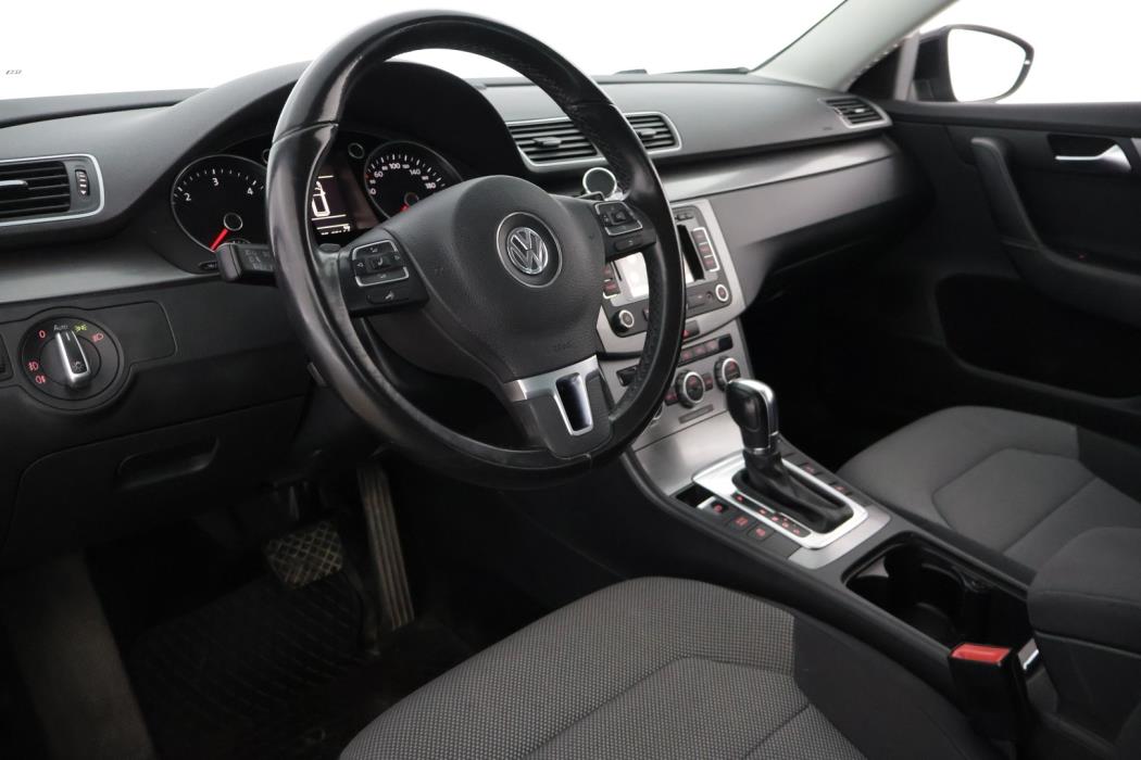 VOLKSWAGEN Passat 2013