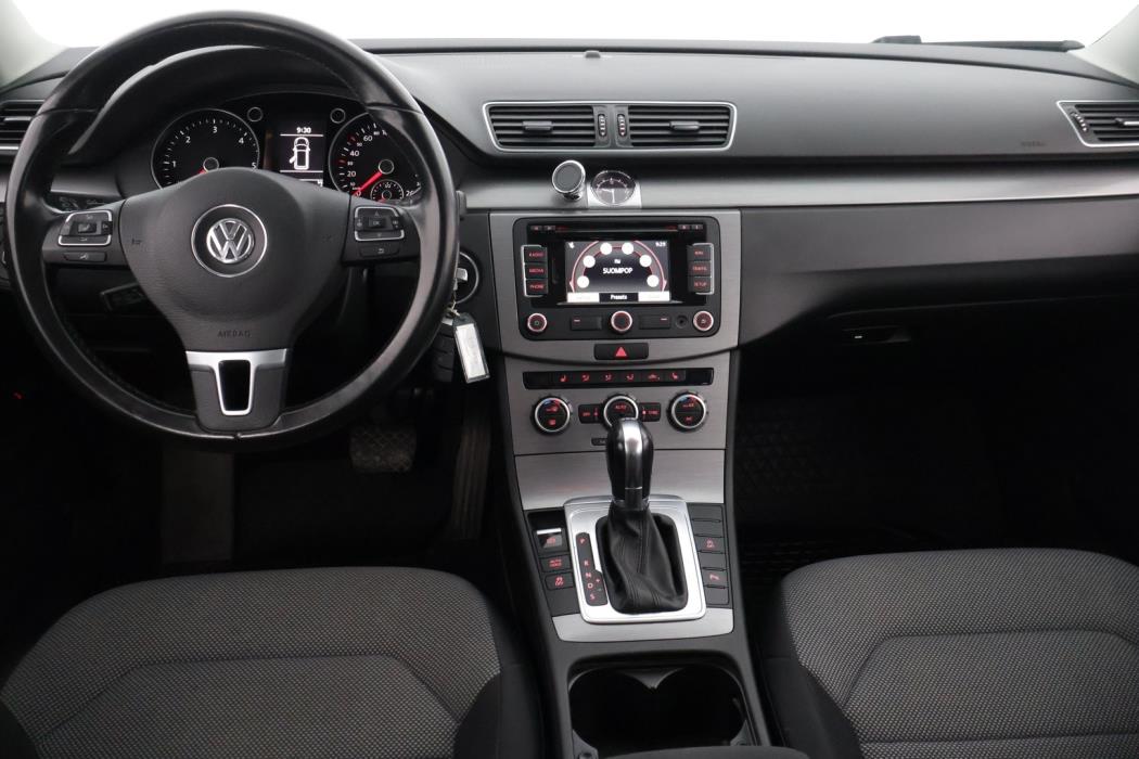 VOLKSWAGEN Passat 2013
