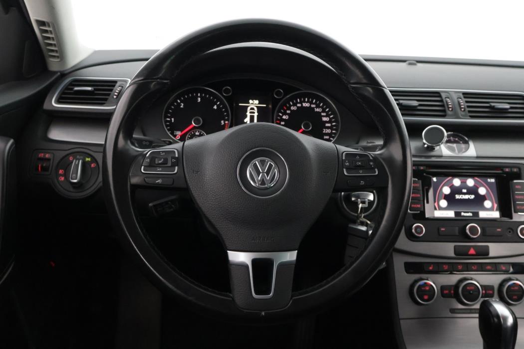 VOLKSWAGEN Passat 2013