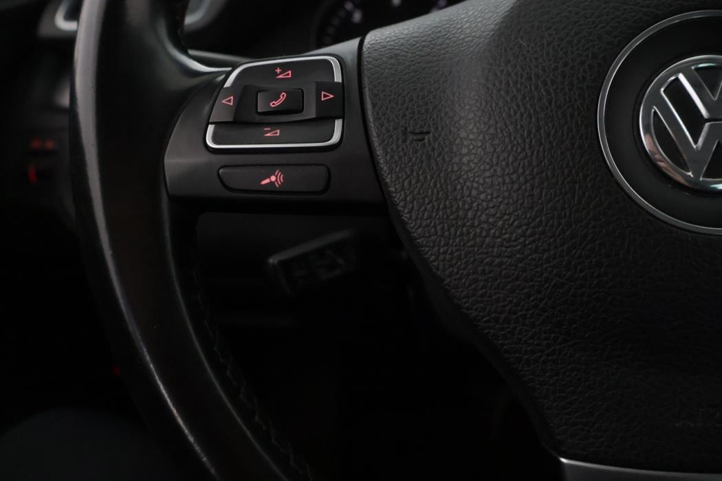 VOLKSWAGEN Passat 2013