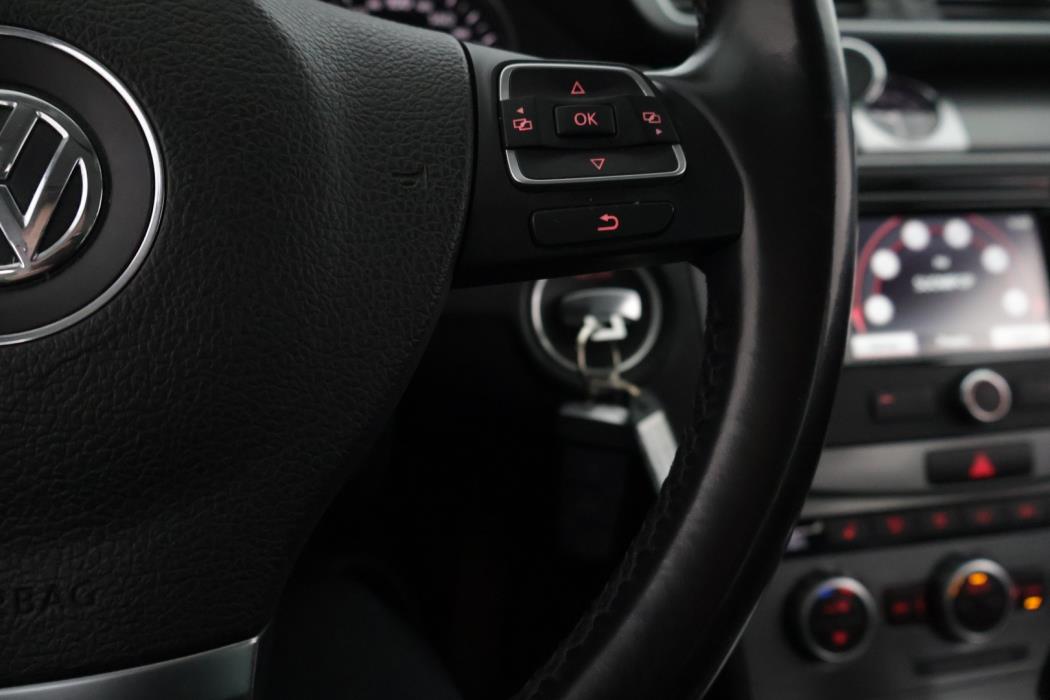 VOLKSWAGEN Passat 2013
