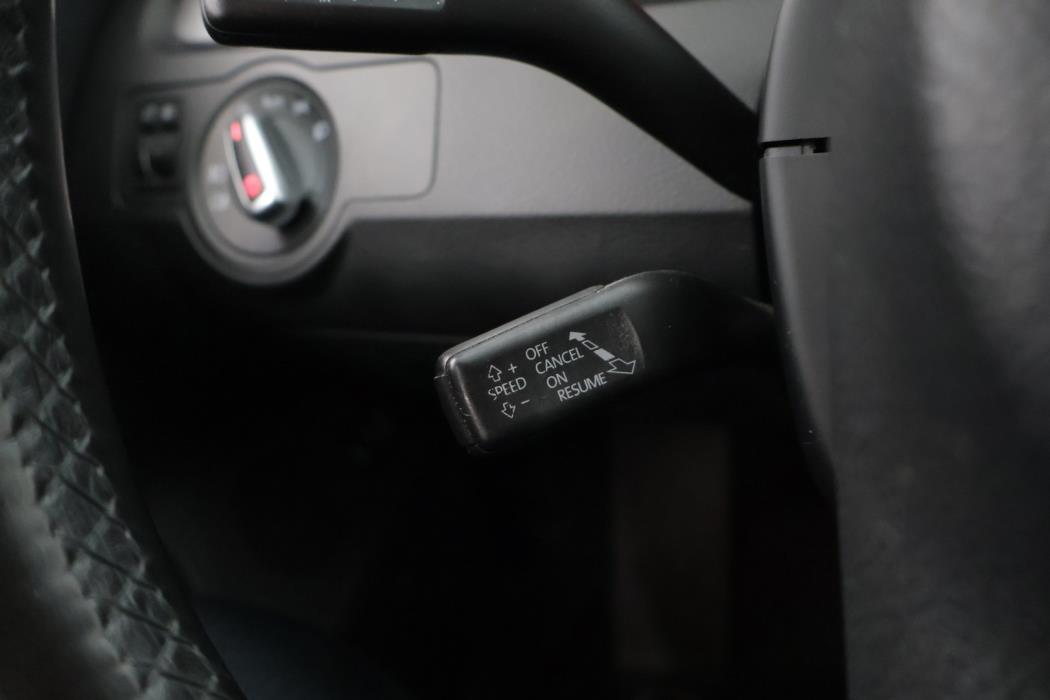 VOLKSWAGEN Passat 2013