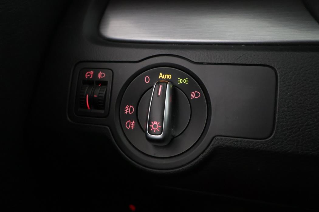 VOLKSWAGEN Passat 2013
