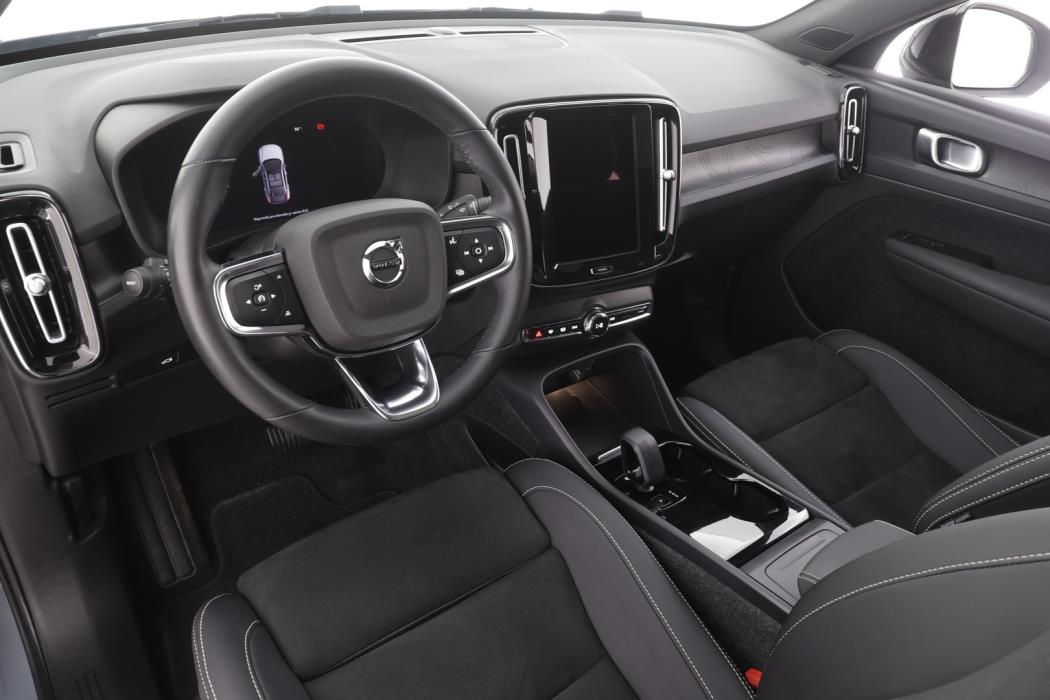 VOLVO C40 2023