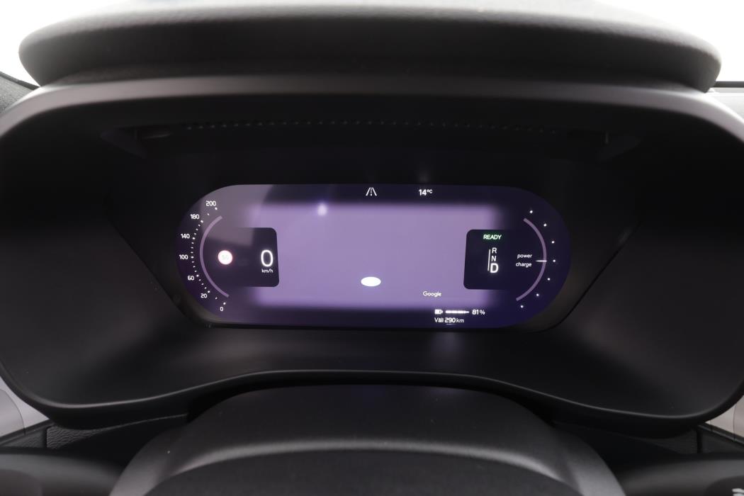 VOLVO C40 2023