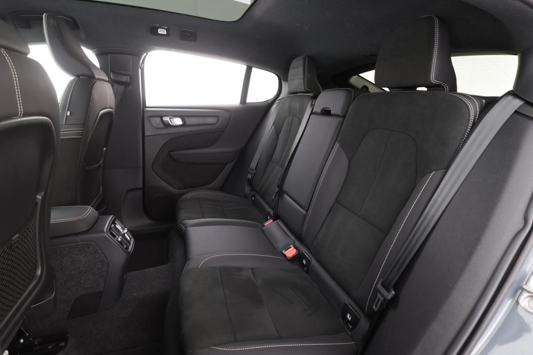 VOLVO C40 2023