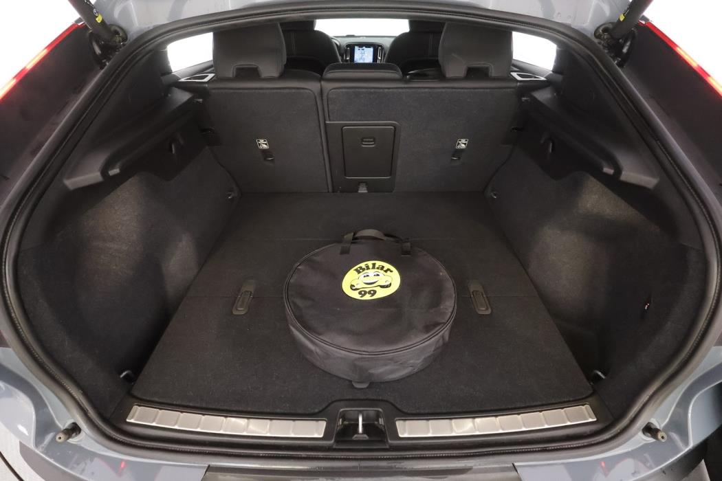 VOLVO C40 2023