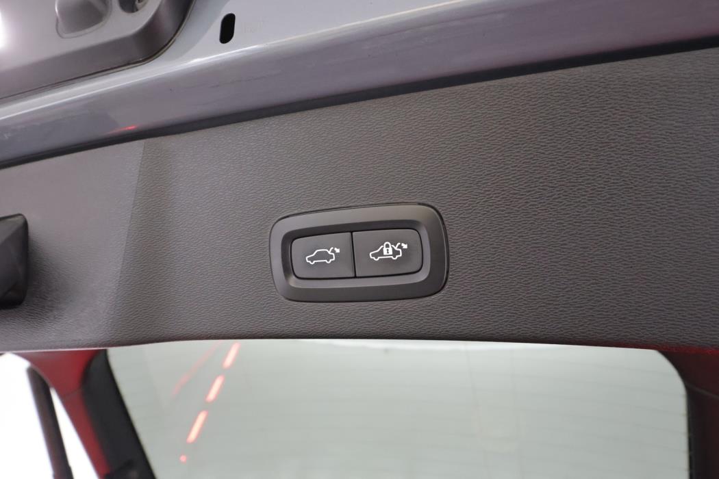 VOLVO C40 2023