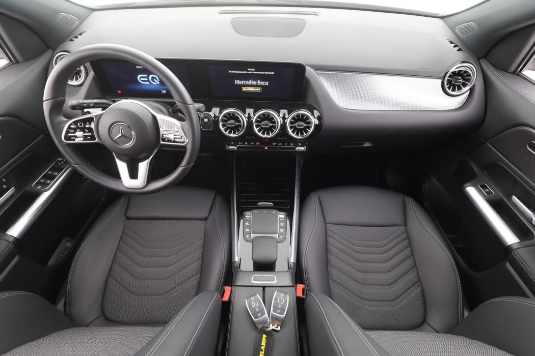 MERCEDES-BENZ EQA 2024
