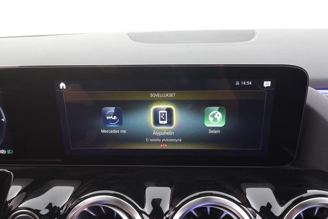 MERCEDES-BENZ EQA 2024