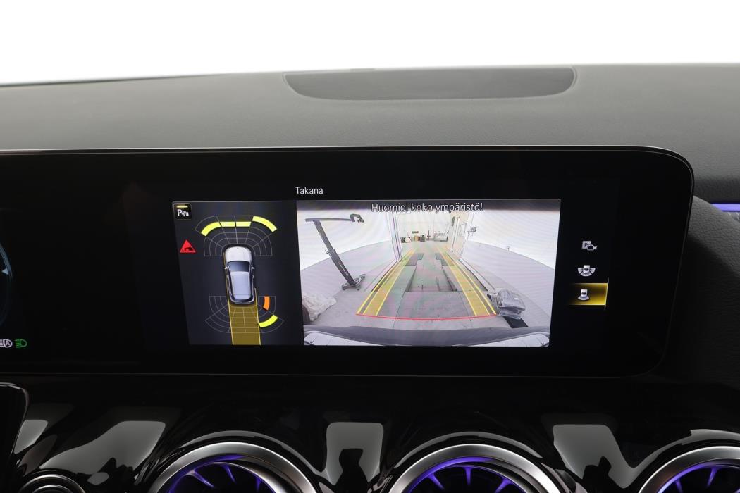 MERCEDES-BENZ EQA 2024