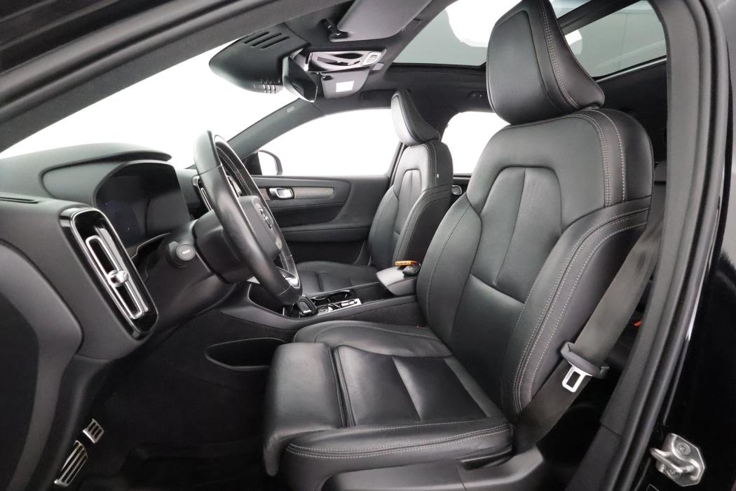 VOLVO XC40 2021