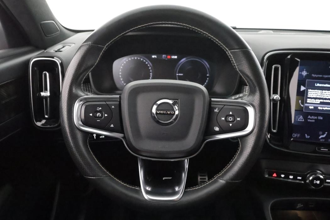 VOLVO XC40 2021