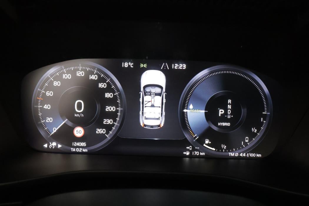VOLVO XC40 2021