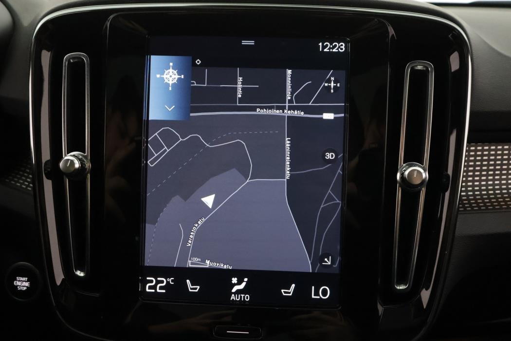 VOLVO XC40 2021