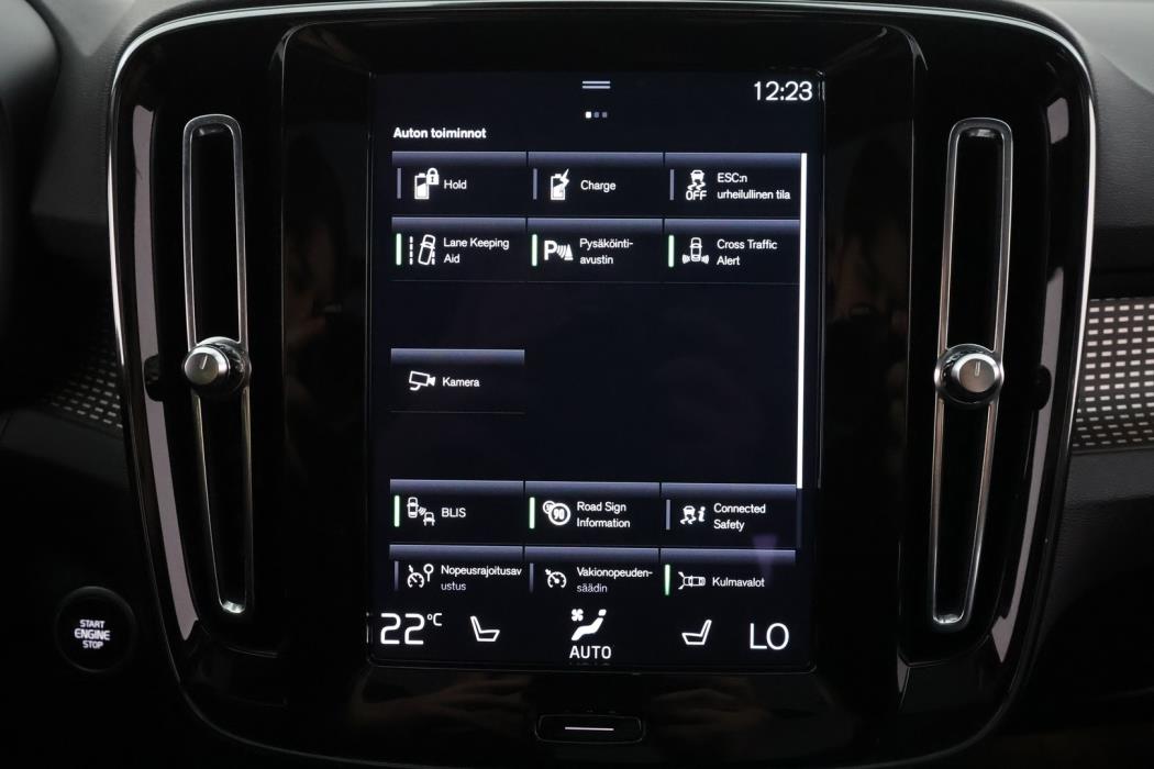 VOLVO XC40 2021