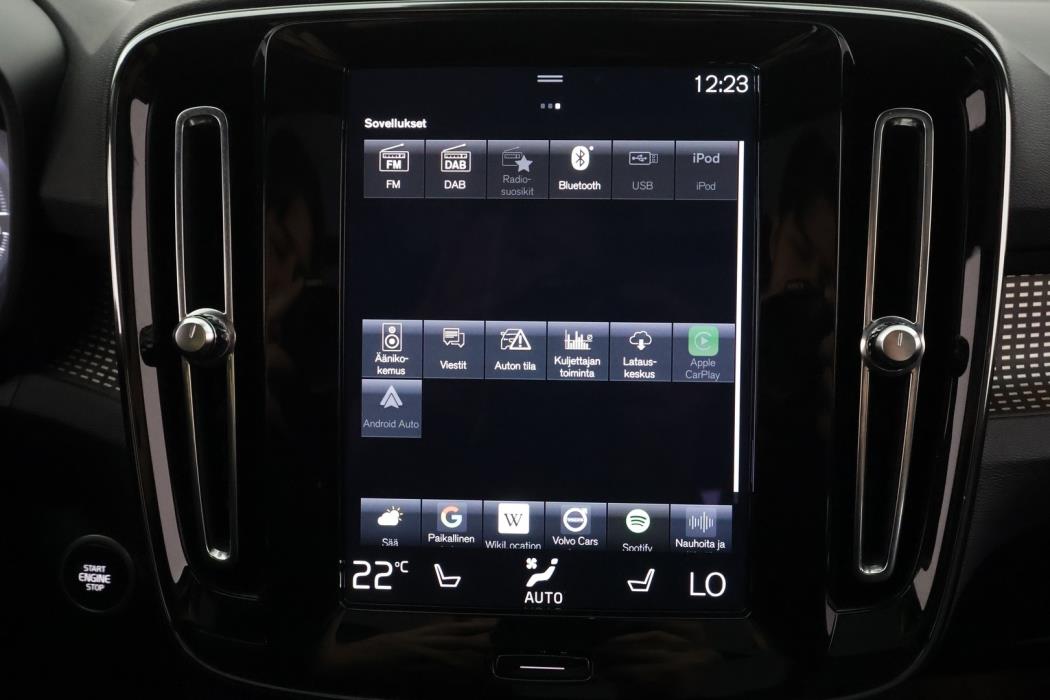 VOLVO XC40 2021